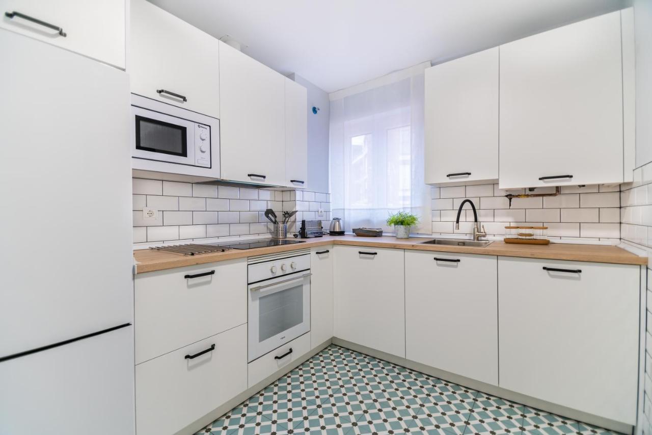 Villa Marta - Apartamentos Centricos Junto Al Mar Castro Urdiales Bagian luar foto